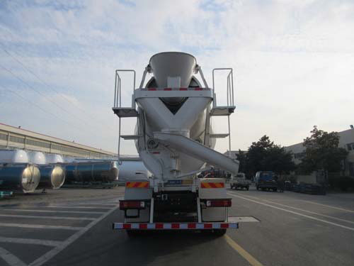 福田前四后八攪拌車
