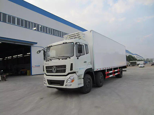 東風天龍9.4米貨廂冷藏車