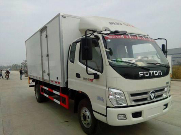 福田排半5.1米貨廂冷藏車(chē)