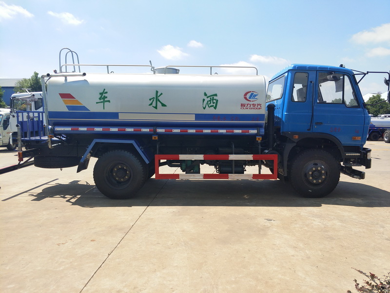 東風145/153灑水車