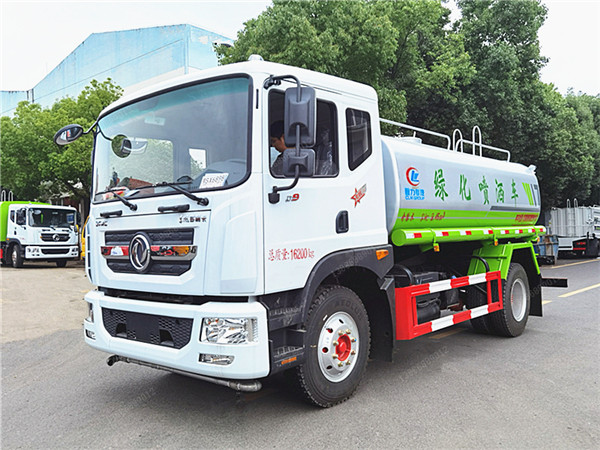12噸東風多利卡D9灑水車