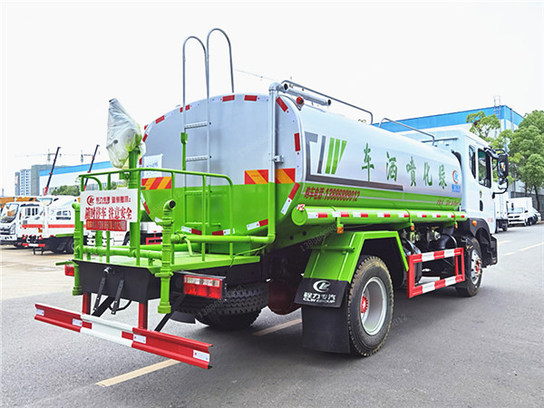 東風多利卡D9灑水車