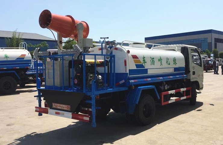 東風(fēng)福瑞卡霧炮車(chē)