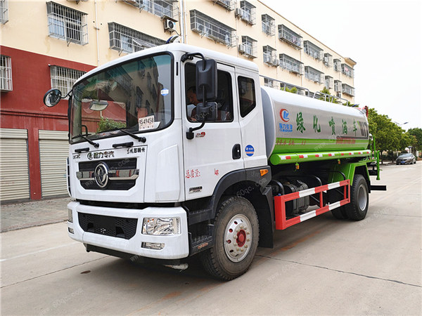 東風(fēng)多利卡D9霧炮車