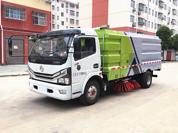 東風多利卡8方掃路車