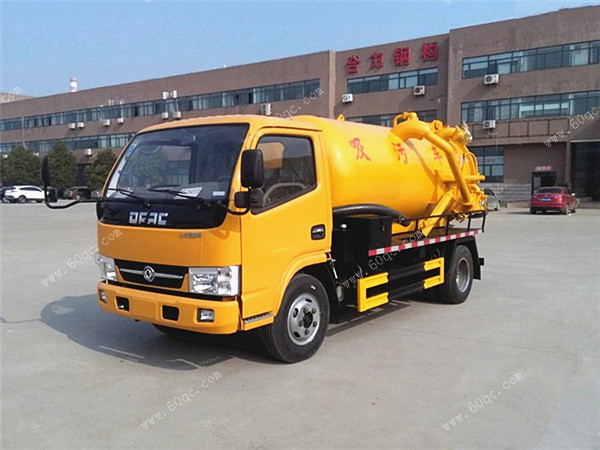 東風(fēng)多利卡D6吸污車(chē)