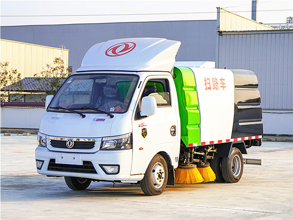 東風途逸3方掃路車