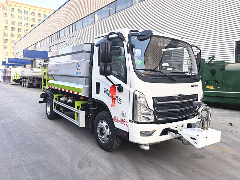 福田領航藍牌灑水抑塵車